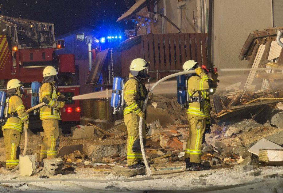 Almaniyanın Albstadt şəhərində partlayış nəticəsində yaşayış binası ÇÖKDÜ