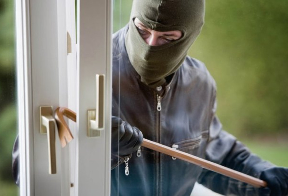 Ağcabədi və Bərdədə mağazadan oğurluq edən şəxs SAXLANILIB