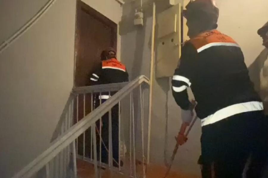 FHN: Suraxanıda iki nəfər evdə bağlı qapı arxasında qaldı&nbsp;