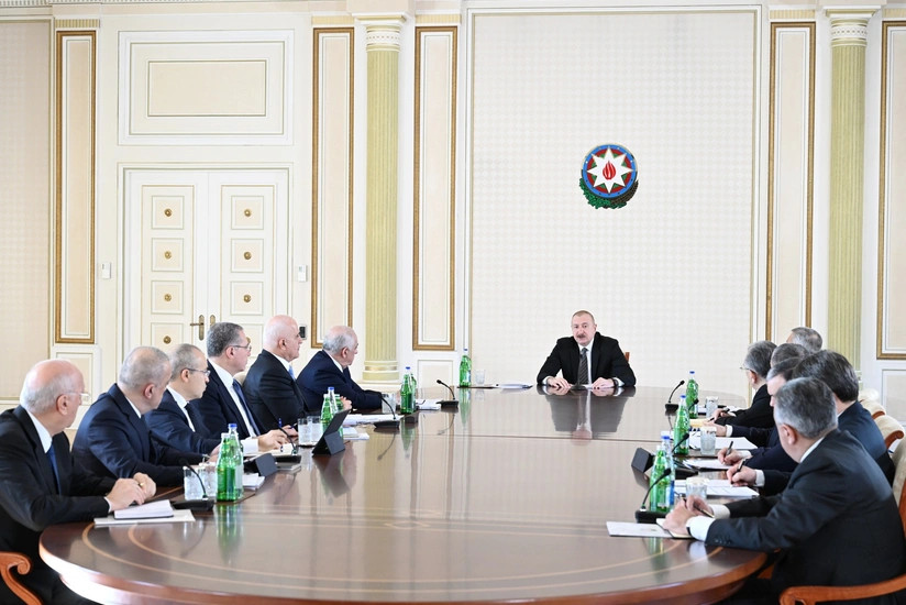 İham Əliyevin sədrliyi ilə  müşavirə keçirilib   —   MÜHÜM MƏSƏLƏ GÜNDƏMDƏ