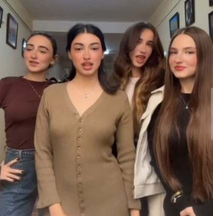 Universitet müəlliminin tələbələrlə səmimi VİDEOSU&nbsp;