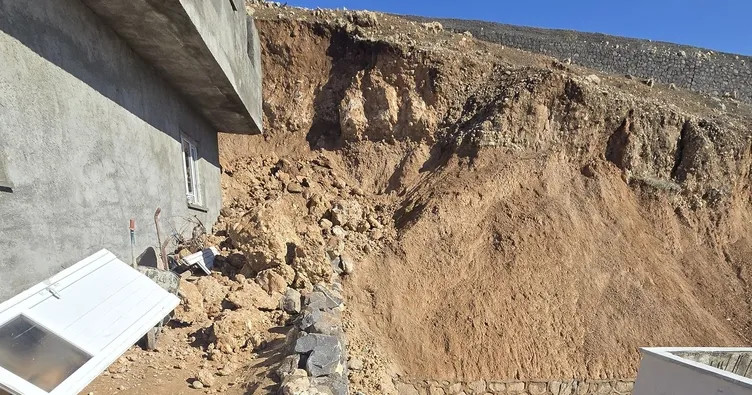 Türkiyədə torpaq sürüşməsi: Evlər yararsız vəziyyətə düşdü  