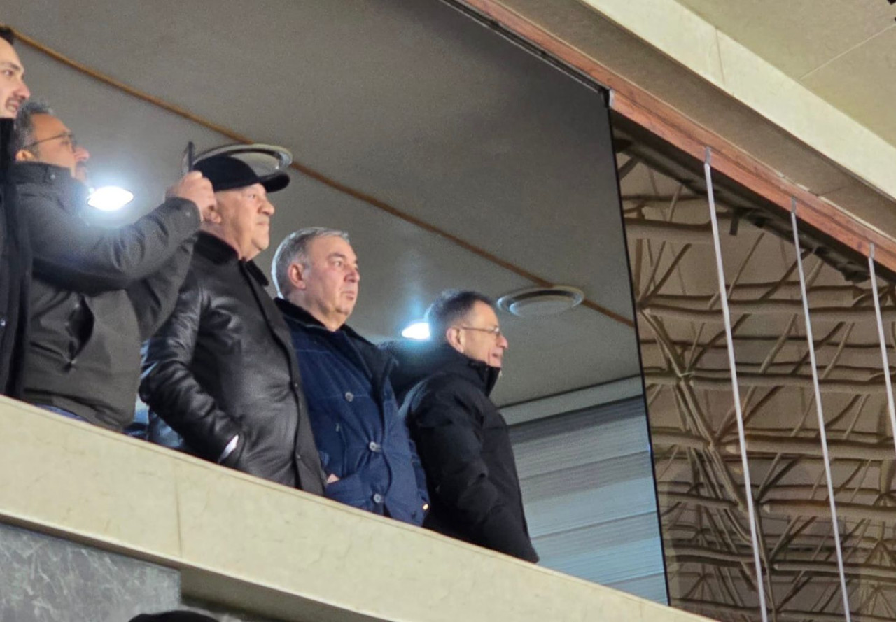 Yüksək vəzifəlilər \"Qarabağ\"ın qoluna belə SEVİNDİLƏR - VİDEO