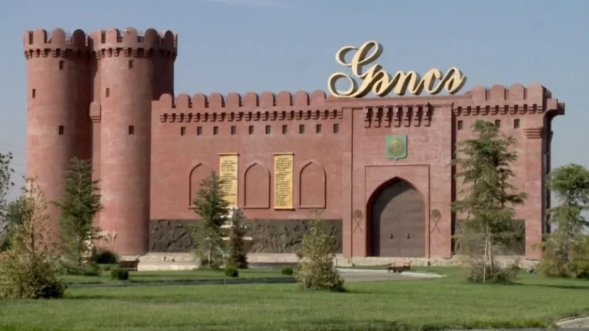 Gəncədə veteranların binası YANDI 