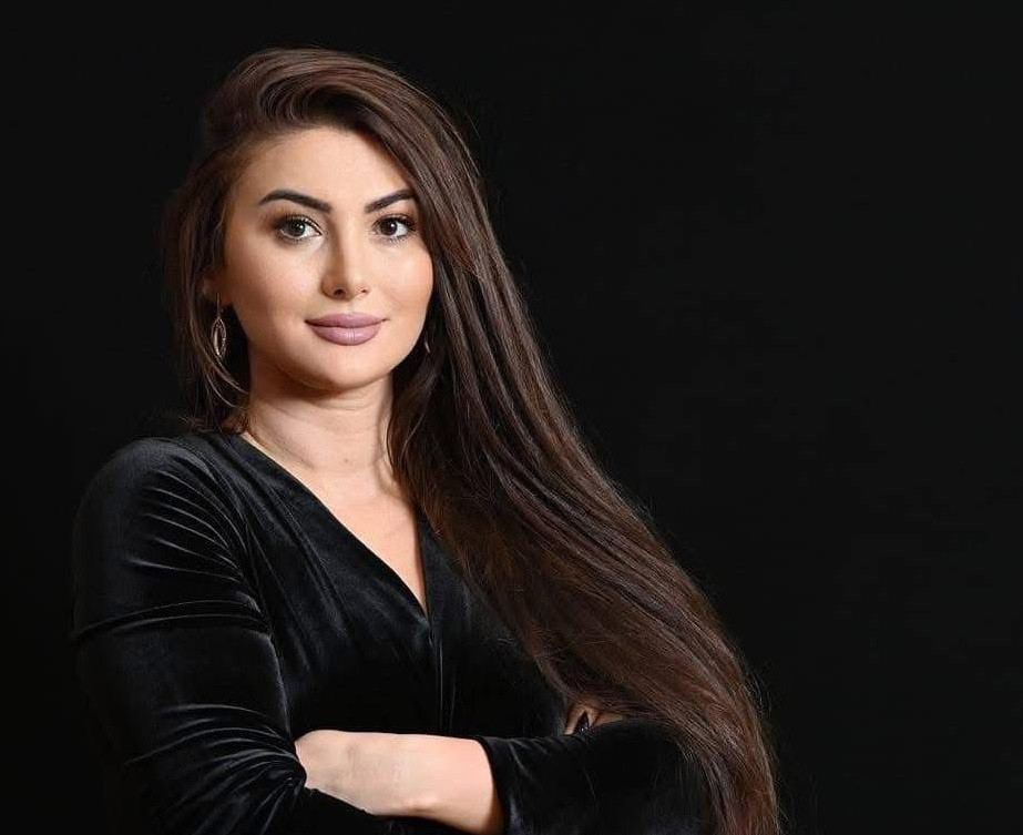 \"Doğrudanmı artıq bizə müğənnilərin ifası lazım deyil? \" - Xəyalə Rəislə  süni intellekt   MÜZAKİRƏSİ