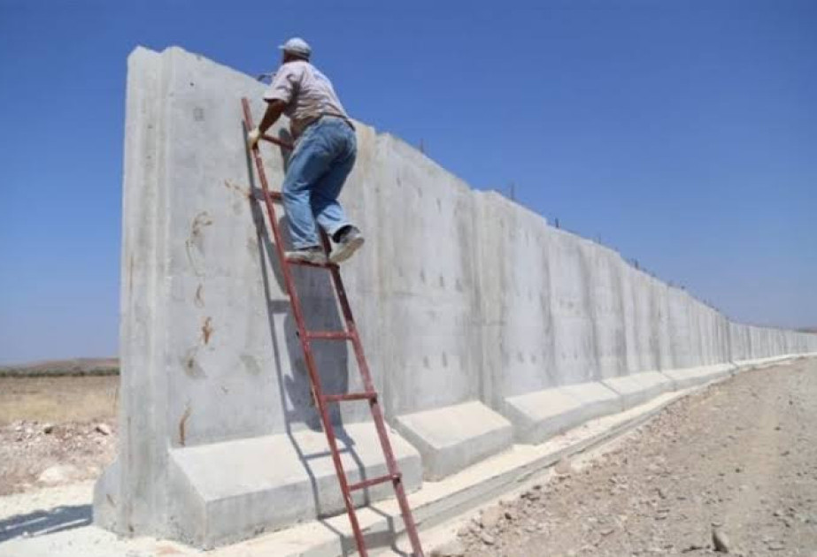 İki ölkə arasında divar tikilir 