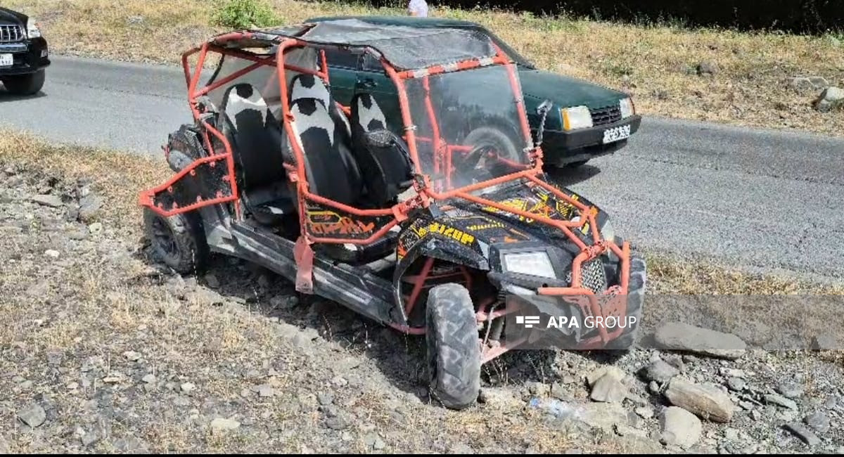 Qəbələdə əcnəbi turistlər qəzaya uğrayıb.