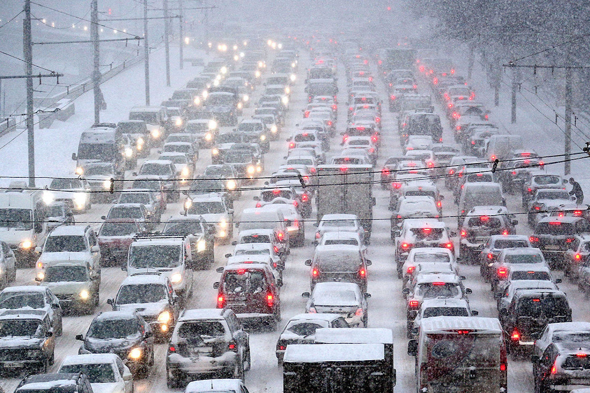 Güclü qar Moskva yollarını iflic edib&nbsp;