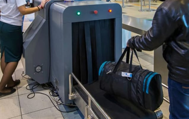 Vergi Xidmətinin əməkdaşı 18 kq qızılla və silahla TUTULDU