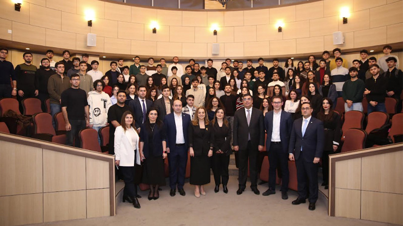 AccessBank rəhbərliyi Gənclər Gününü Bakı Ali Neft Məktəbinin tələbələri ilə birlikdə qeyd etdi