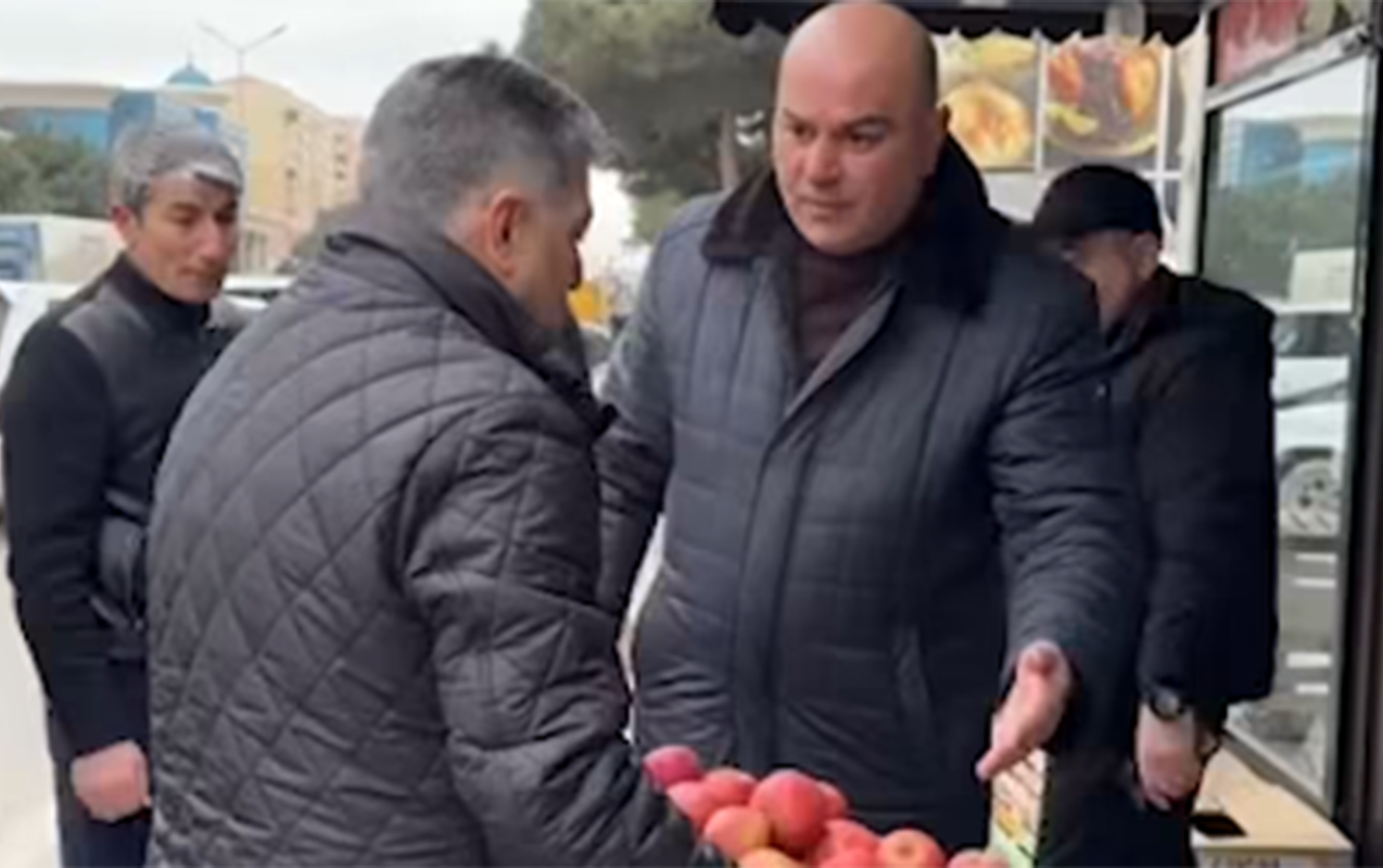 “Almalar sənin deyil, qoy maşına” deyən məmurla bağlı QƏRAR VERİLDİ