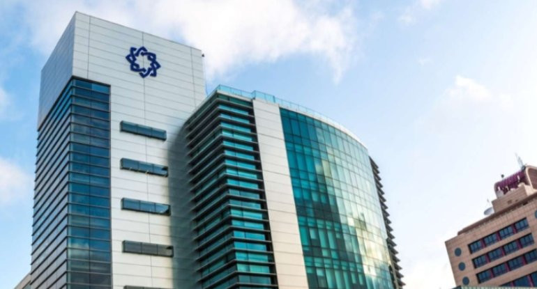 Azərbaycanda 2 bank birləşir? - Əməkdaşlar yeni iş yerlərində otururlar&nbsp;