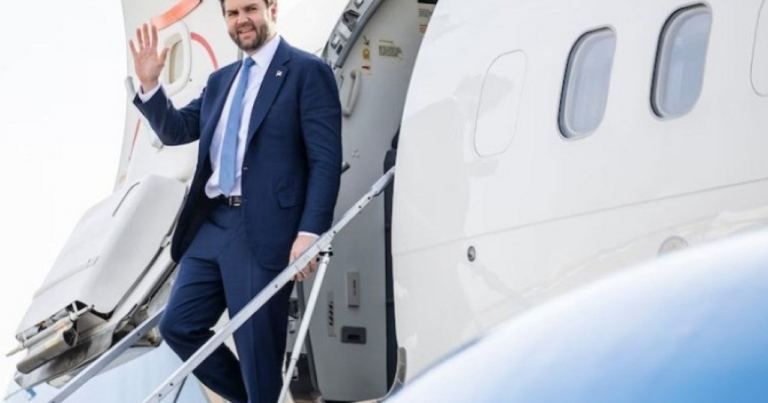 ABŞ-nin vitse-prezidenti İrəvandadır