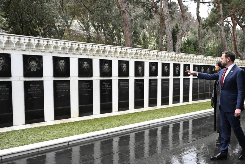 ABŞ Vitse-prezidenti və həyat yoldaşı Şəhidlər xiyabanını ziyarət ediblər&nbsp;