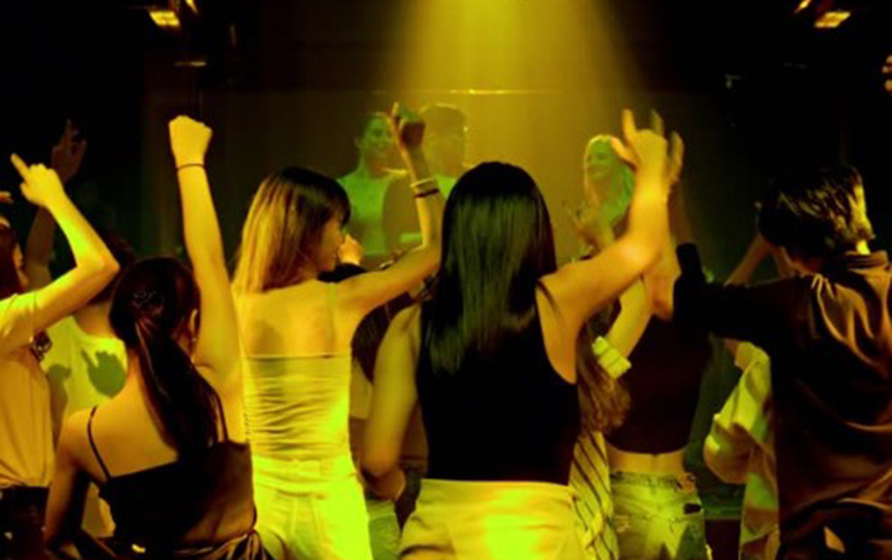 Bakıda “pub”da çəkdiyi əxlaqsız videoları paylaşdı - Həbs olundu&nbsp;