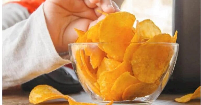 \"İçindən həşəratlar çıxdı\" — Çips paketlərində qurdlar olur? (VİDEO)