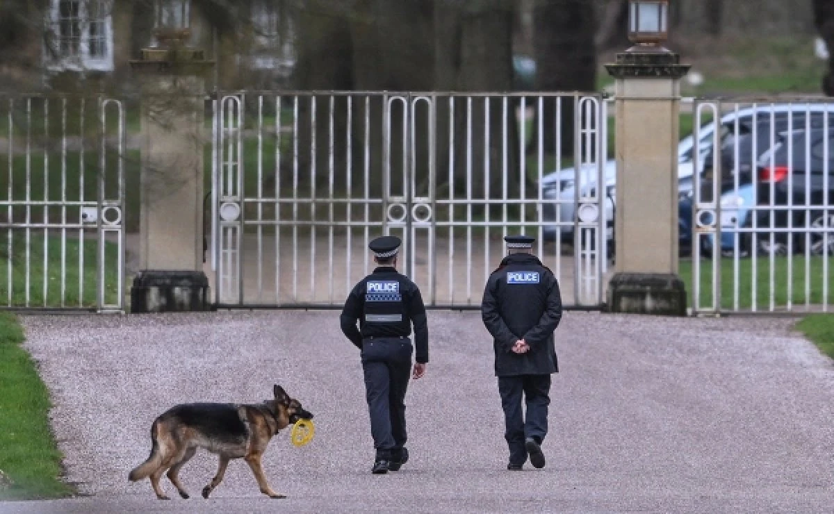 Keçmiş Şahzadə Endryuun iqamətgahında axtarışlar aparılıb