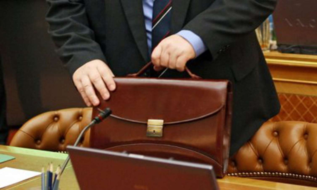 300-dən artıq Publik Hüquq Şəxs ləğv ediləcək - 540 QURUMUN VƏSAİTİNİN YARISI BLOKLANIB&nbsp;