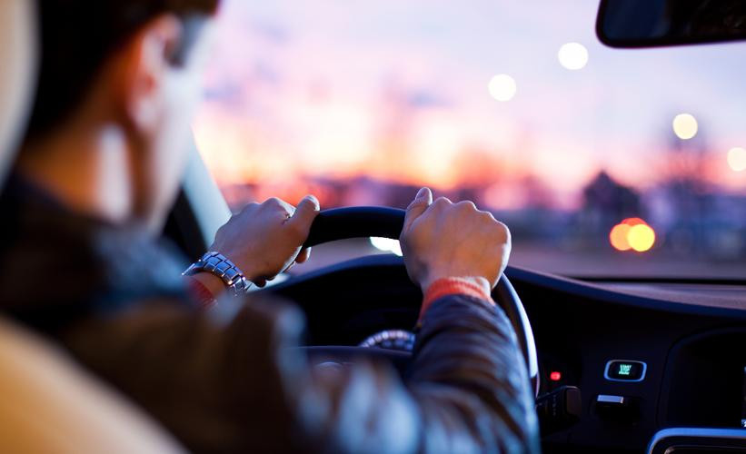 Sürücülük vəsiqəsi olmadan avtomobil idarə etməyin cəriməsi açıqlandı&nbsp;&nbsp;