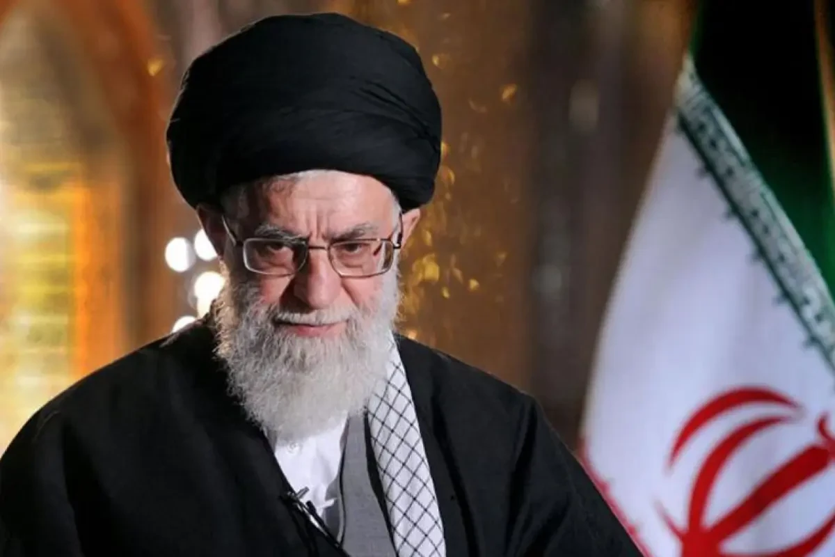 Xamenei Tehranı tərk etdi&nbsp;