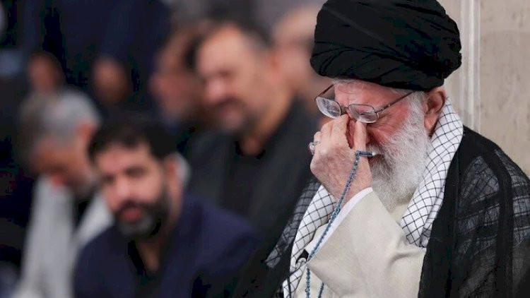 Xameneinin olduğu yerin koordinatlarını kim verib?