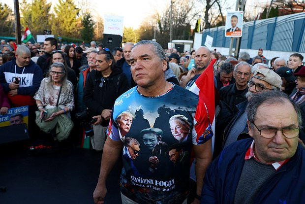 Ukraynanın Avropa Birliyi ölkəsindəki səfirliyinin qarşısında etiraz aksiyası keçirilib