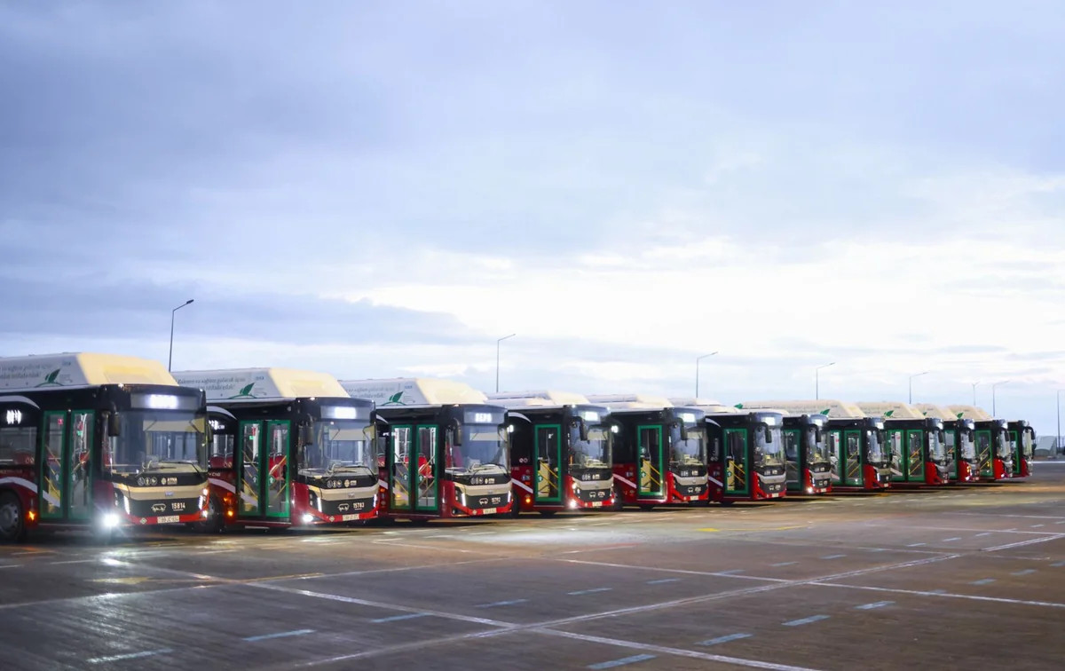 Bakıya yeni avtobuslar gətrildi -VİDEO