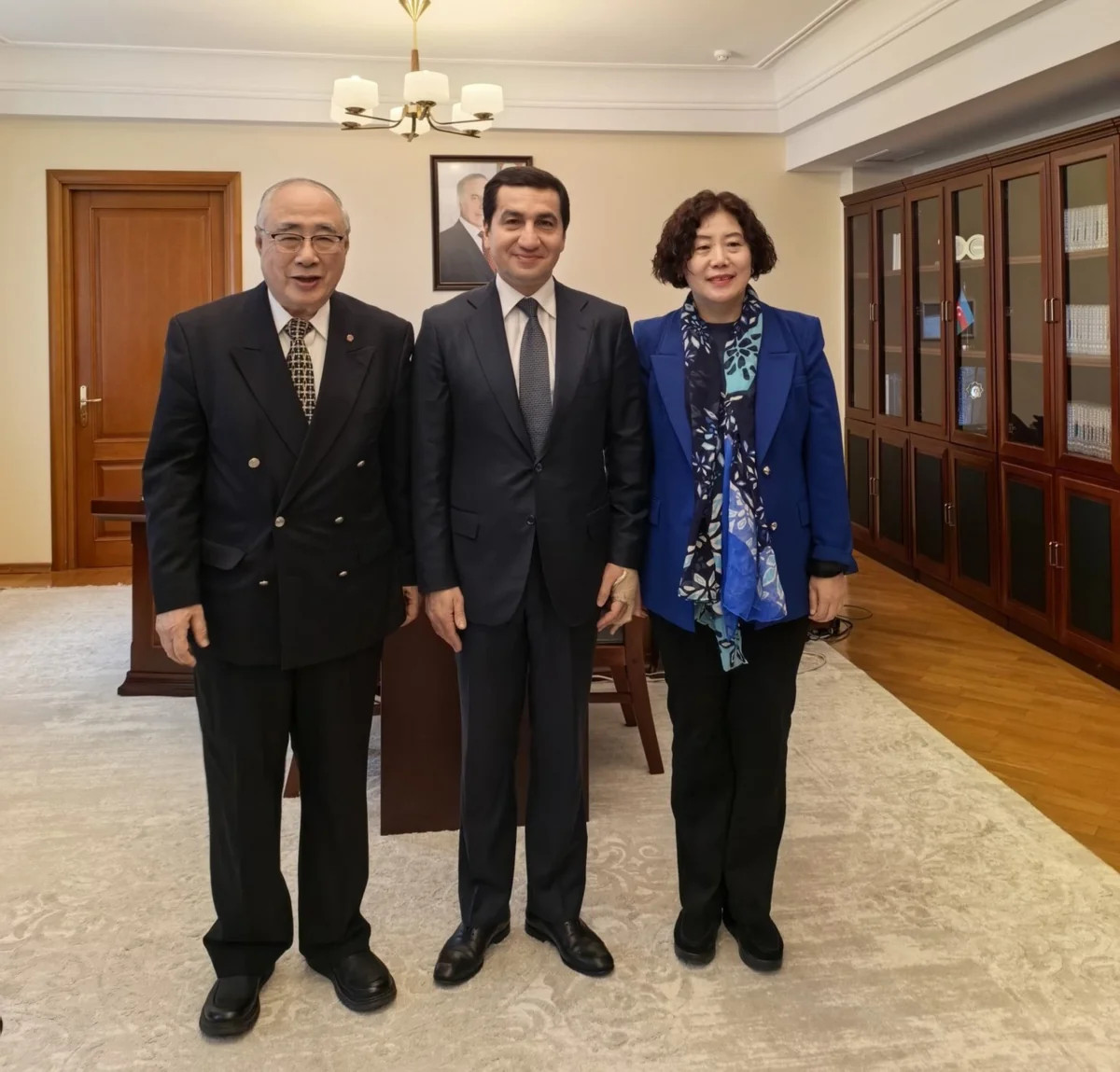 Prezidentin köməkçisi Çinin Avropa məsələləri üzrə keçmiş xüsusi nümayəndəsi ilə görüşüb&nbsp;