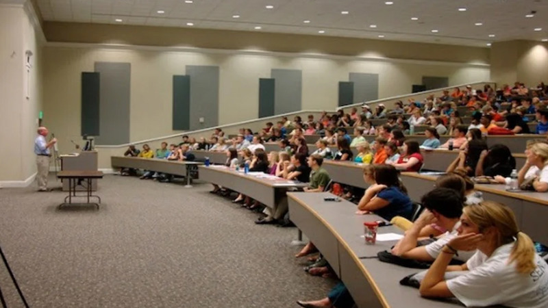 Universitetlərlə bağlı gözlənilən qərar: Tələbə ancaq tələbəni görəcək?