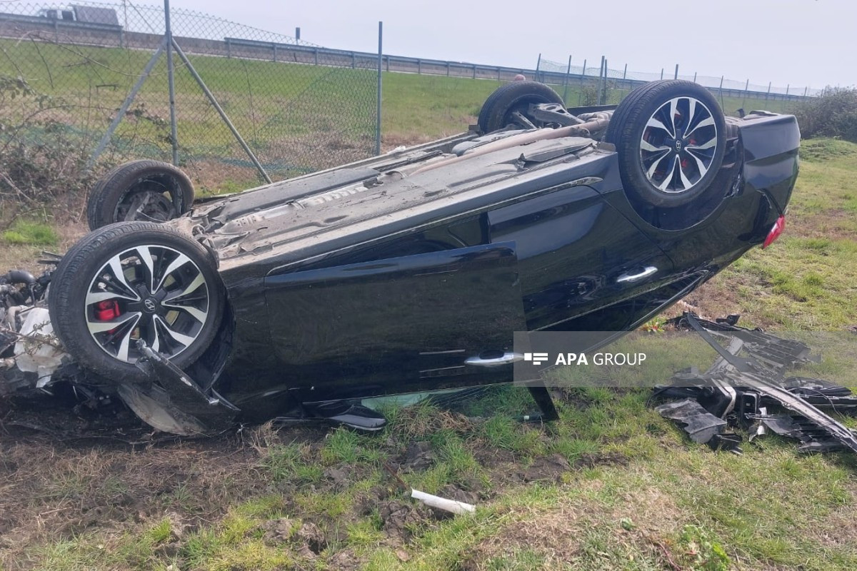 Ərlə arvad qəzaya düşdülər