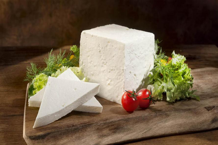 Pendirin yanına bir dənə qoyun: aylarla nə kifləyir, nə quruyur