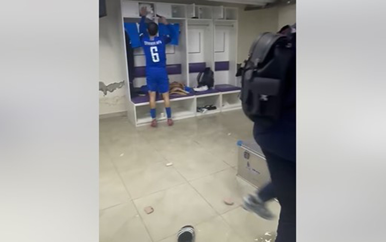 Millimizin qalib gəldiyi stadionu su basdı - VİDEO 