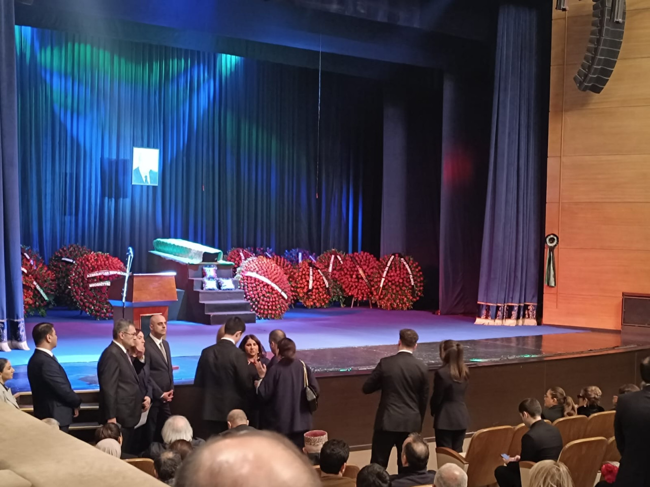 Xalq artisti Rasim Balayevlə vida mərasimi keçirilir - FOTO