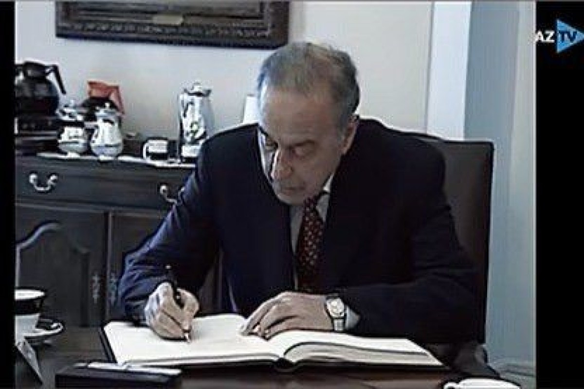 29 il əvvəl Ümummilli Lider Ağ Evin xatirə kitabına nə yazmışdı? – Nadir görüntülər