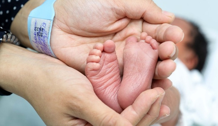 Azərbaycanda ailə modeli DƏYİŞİR: 1 uşaqla kifayətlənənlərin sayı niyə artır?  