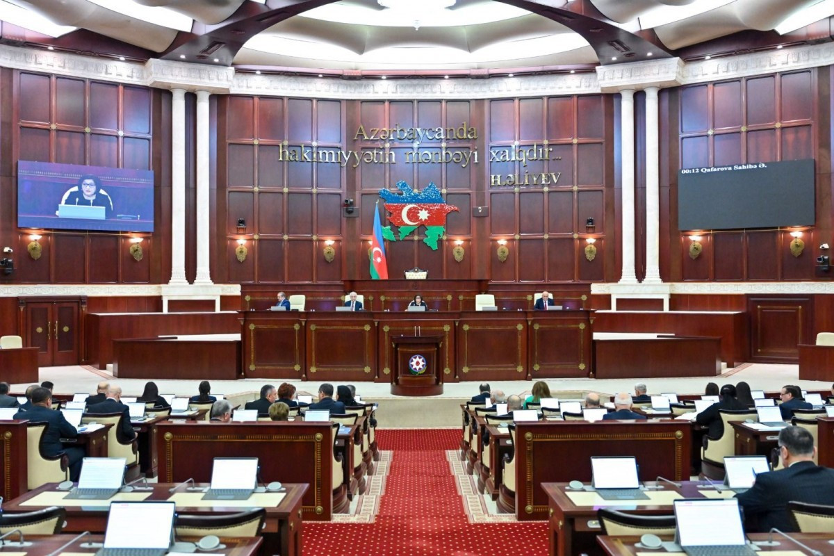 Milli Məclis qərar qəbul edir:  400 manat məbləğində azaldılacaq