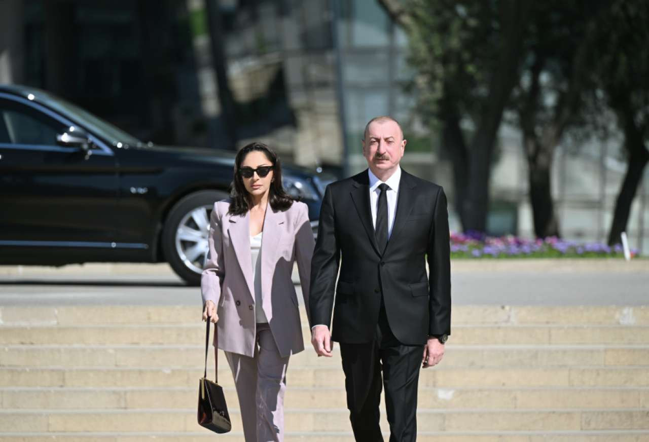 İlham Əliyev Tbilisidə Qəhrəmanlar Memorialını ziyarət edib&nbsp;