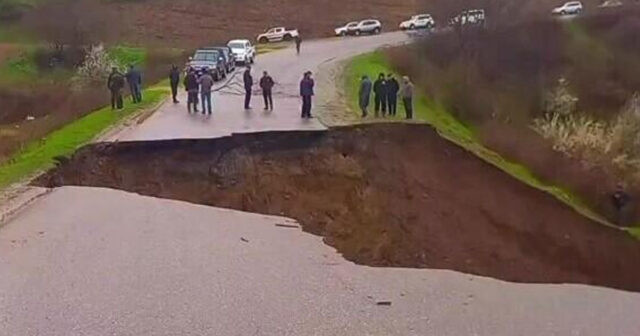 Qusarda yol ikiyə bölündü – VİDEO 