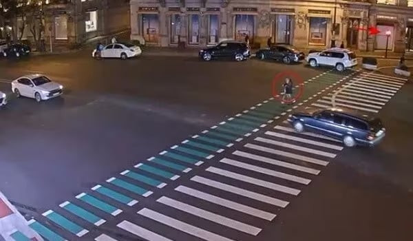 Skuterlə qadını vurub, qaçdı 