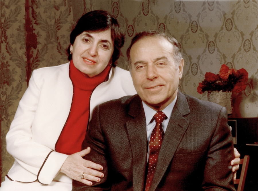 \"Zərifə xanımın humanist siması onun kimsəsiz uşaqlara olan münasibətində özünü qabarıq göstərirdi\"  —  Zaur Şükürov YAZIR