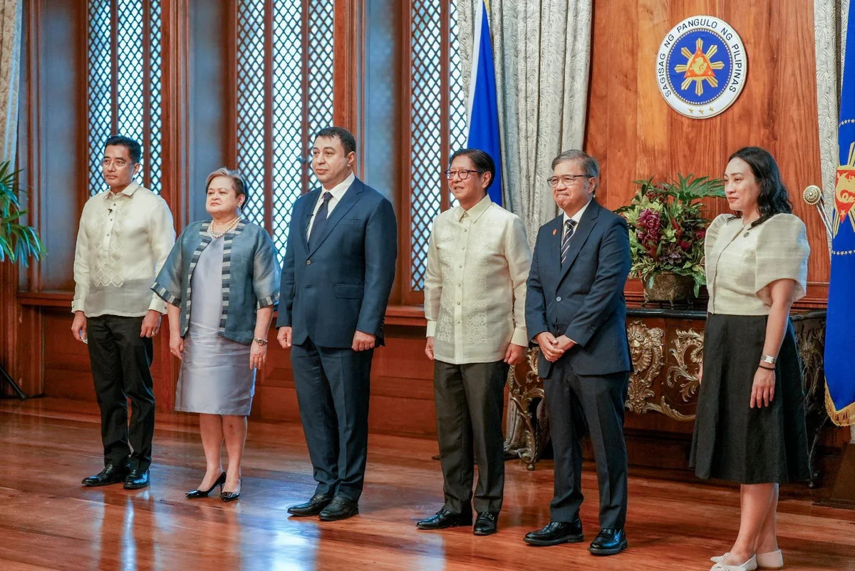 Ramil Rzayev etimadnaməsini Filippin Prezidentinə təqdim edib