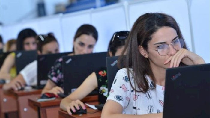 2198 müəllim bu sadə suala CAVAB VERƏ BİLMƏDİ - FOTO 