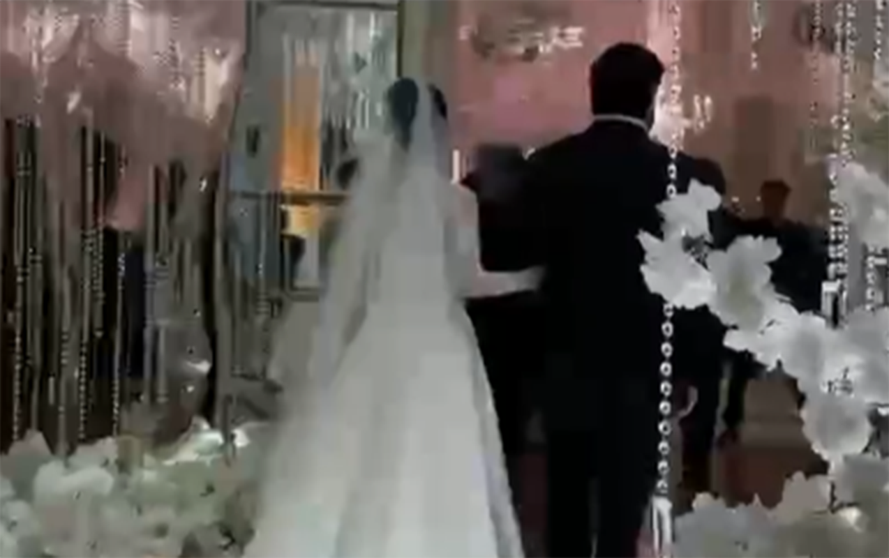 “Emiland”ın sahibi oğluna dəbdəbəli toy etdi - Video