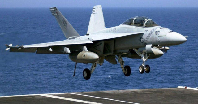 ABŞ regiona “Hornet”lər göndərir: 12 qırıcı yoldadır 