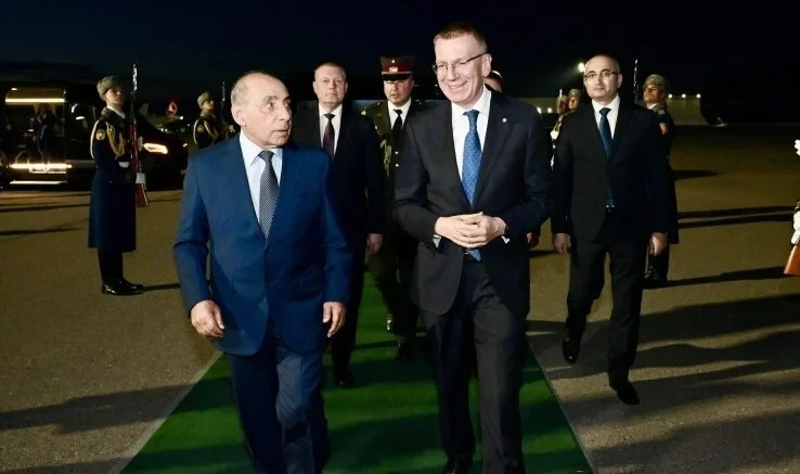 Latviya Prezidenti Azərbaycana gəldi 