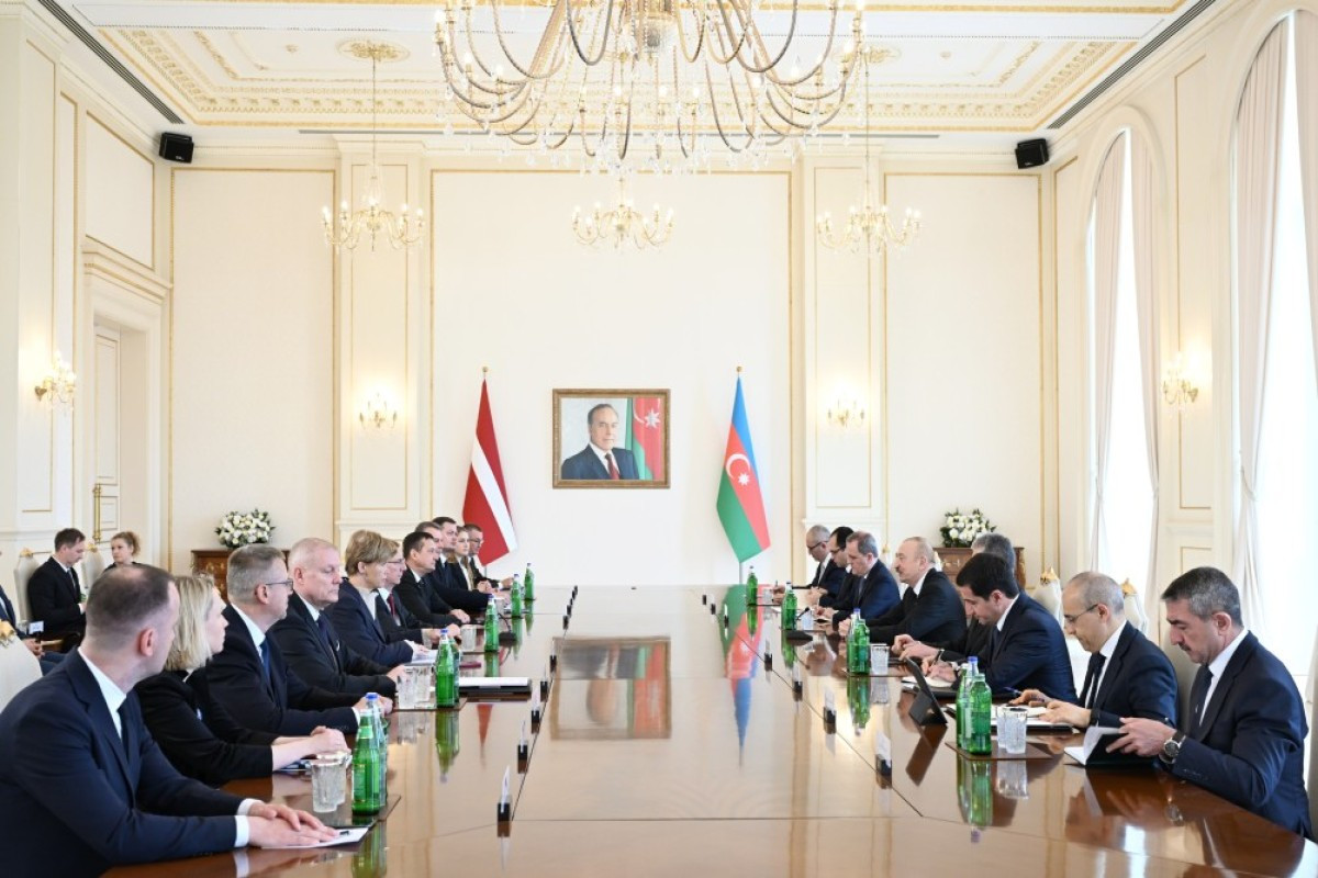 Azərbaycan və Latviya prezidentlərinin geniş tərkibdə görüşü keçirilib&nbsp;