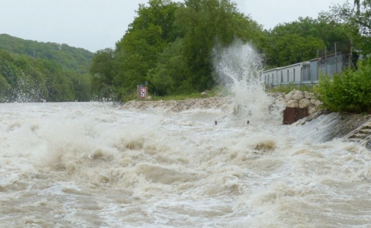 Sel gözlənilir     —   ƏHALİYƏ XƏBƏRDARLIQ