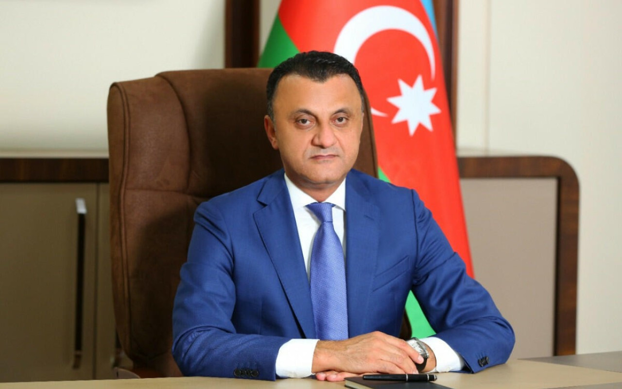 TƏBİB-də ŞOK HADİSƏ! İşdən çıxarılan rəhbərə görə soyadını dəyişən vəzifəli KİMDİR?    —   FOTO