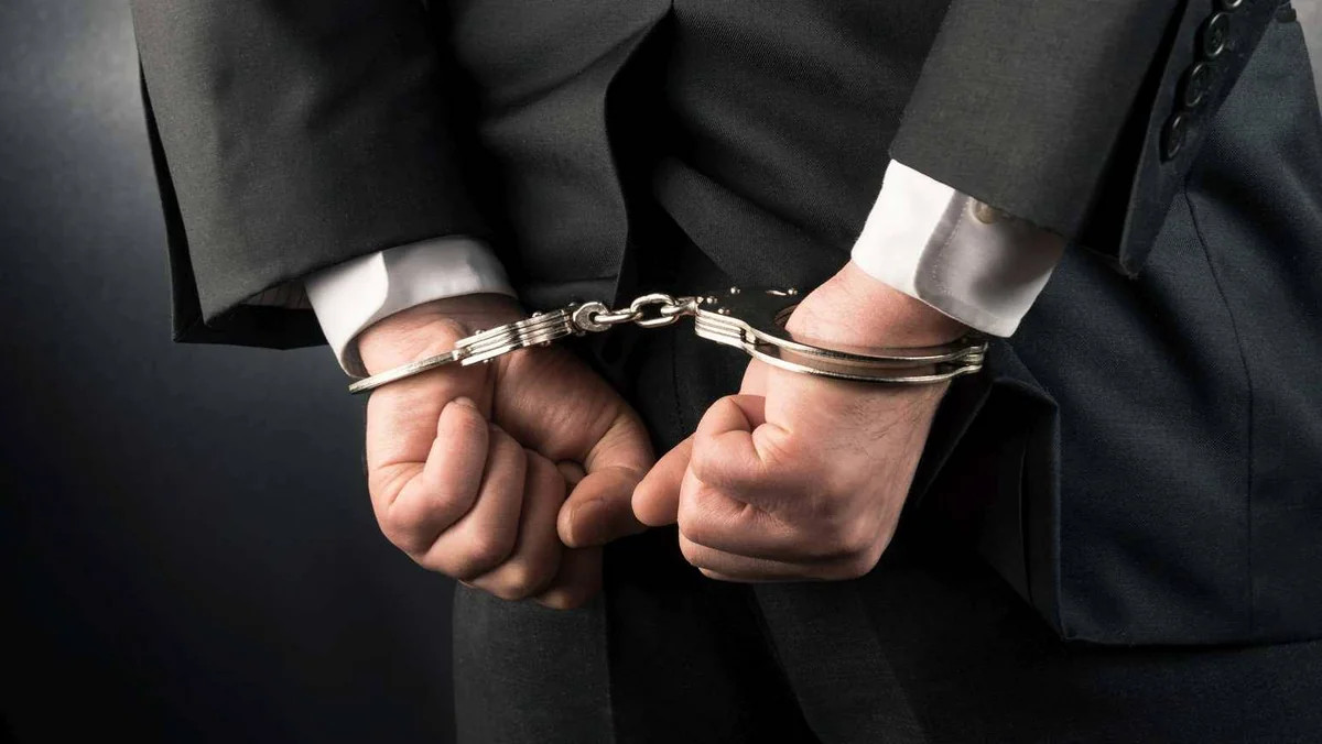 8 vəzifəli şəxs həbs edildi - Aralarında rəislər də var&nbsp;