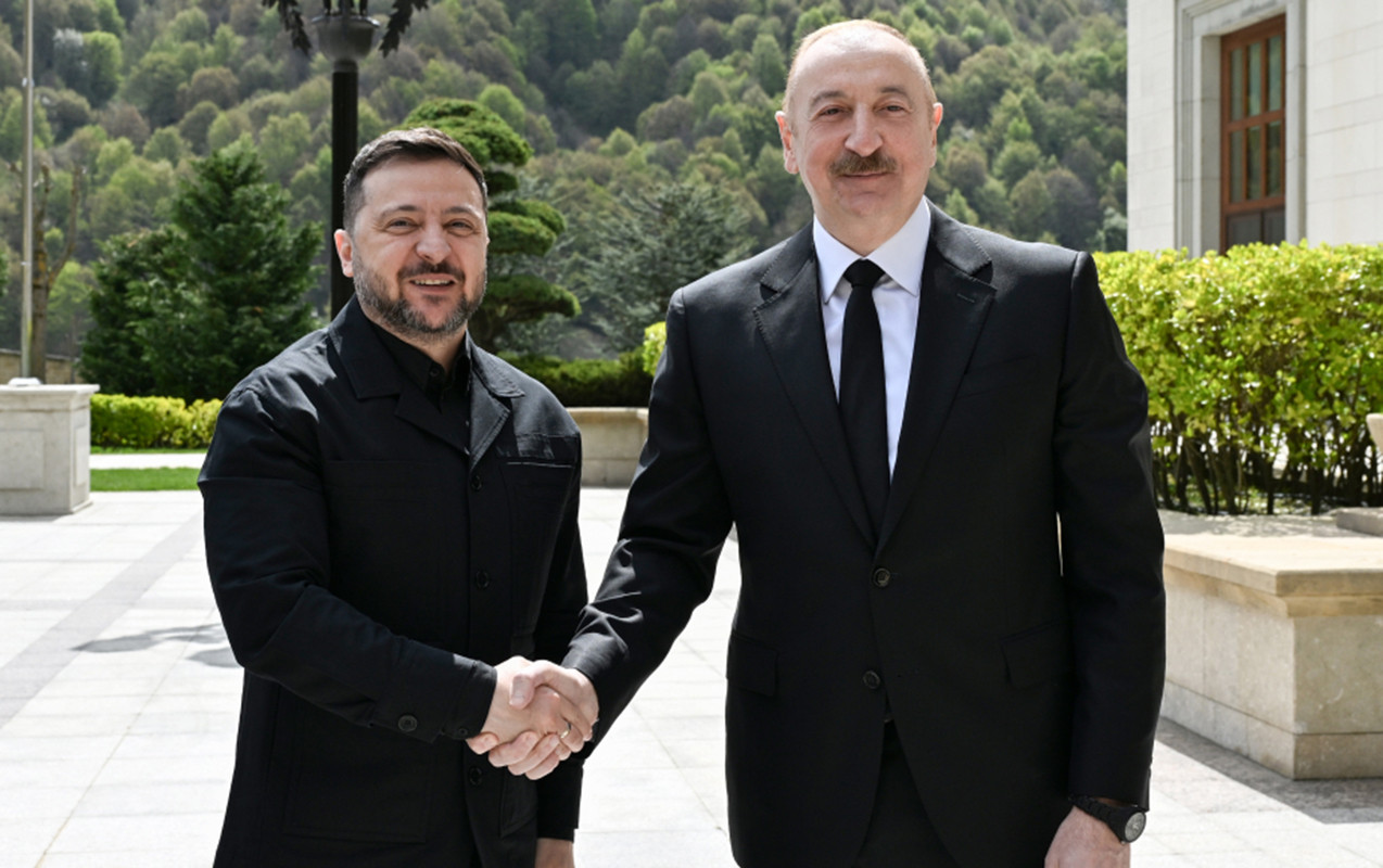 Zelenski Azərbaycandadır - Prezident Qəbələdə qarşıladı - Fotolar 